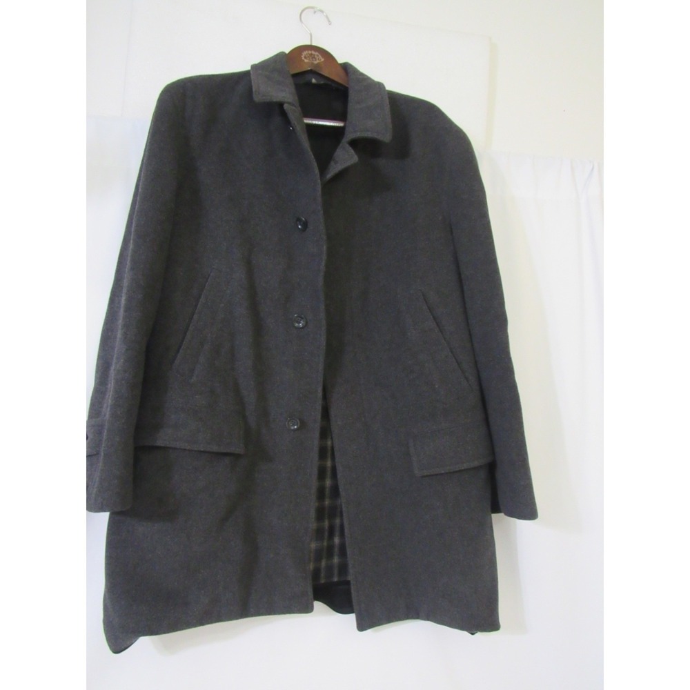 Saks Fifth Avenue Lawrence 4 Button Men's Gray 40R Top Coat 100% Wool